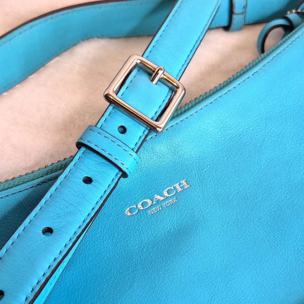Coach Vintage Legacy Courtenay Blue Hobo Crossbody Handbag - Picture 15 of 17